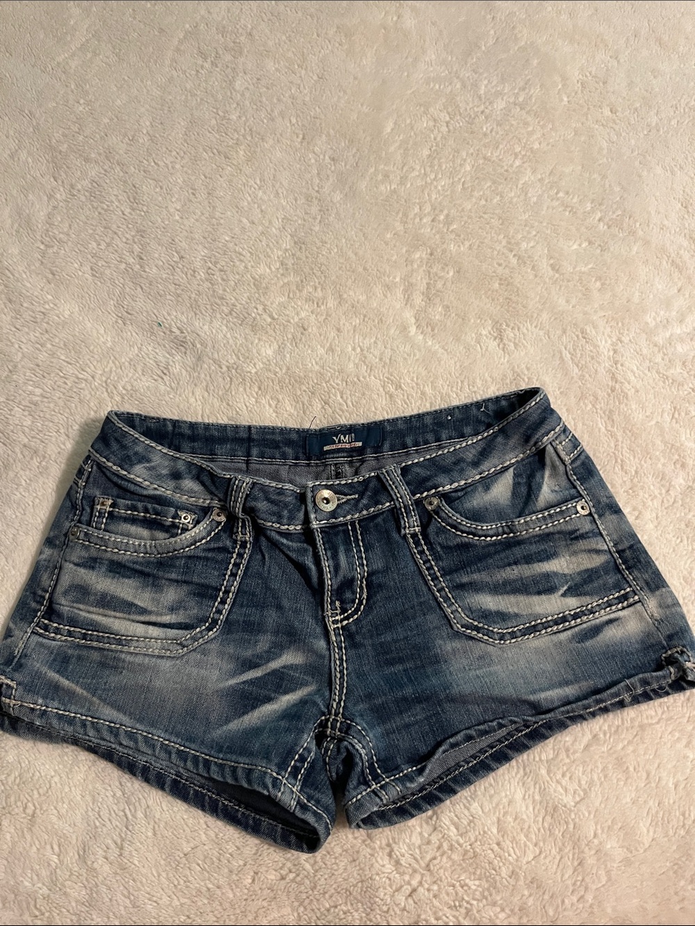 YMI Women's Faded Indigo Mid-Rise Denim Shorts 💐EUC